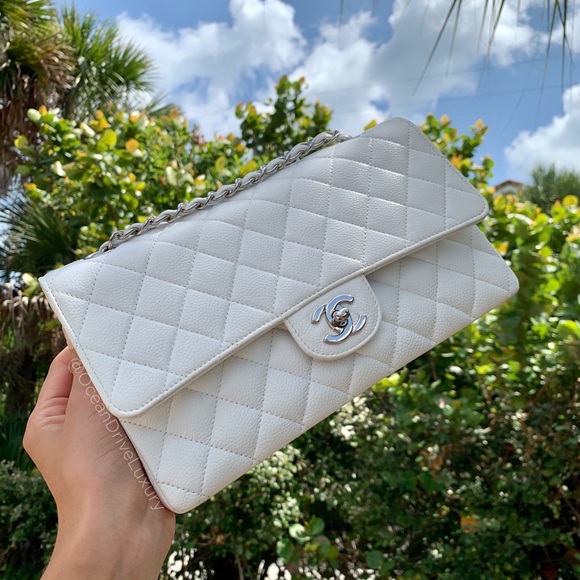 AUTHENTIC CHANEL Medium Flap White Caviar Silver - Picture 9 of 16